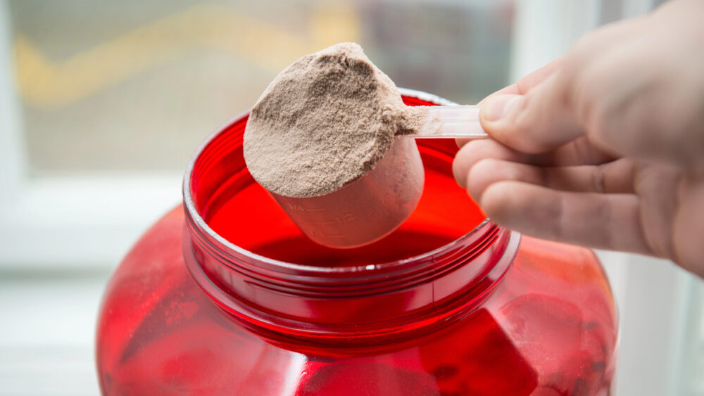 A quantidade básica de proteínas que deve ser consumida por uma pessoa saudável é facilmente encontrada na alimentação. Saiba como.
