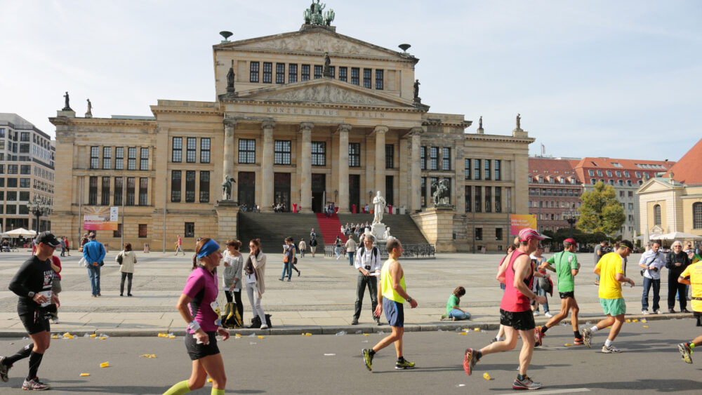 corredores na maratona de Berlim