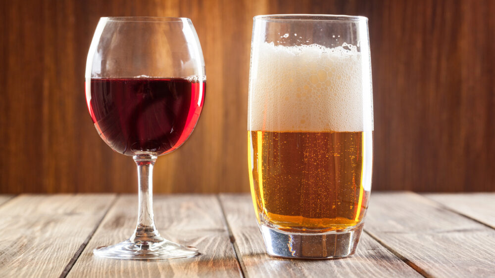 Neste momento, o mais seguro é evitar bebidas alcoólicas, inclusive vinho e cerveja