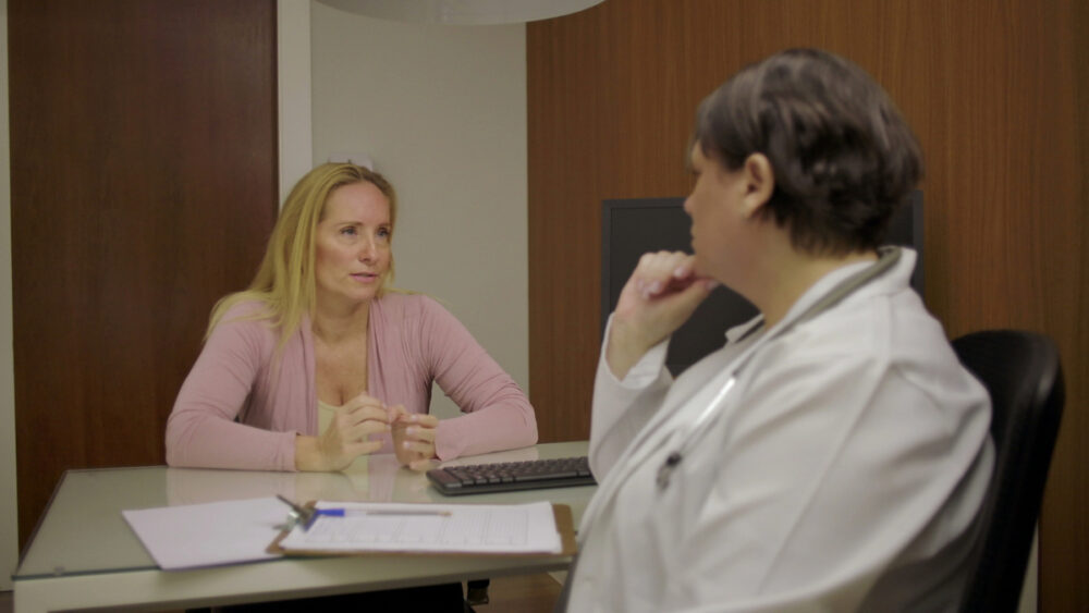 Medo do câncer, trombose e ganho de peso: entenda o que realmente é um risco na terapia de reposição hormonal (TRH) durante a menopausa