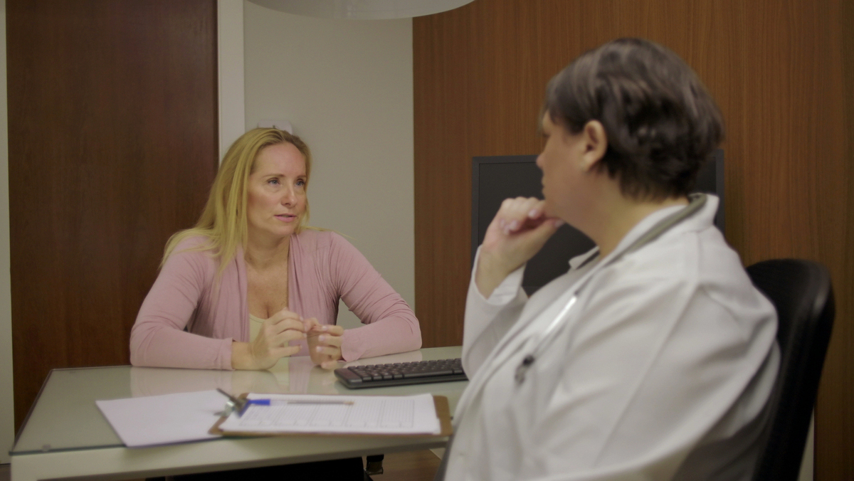 Medo do câncer, trombose e ganho de peso: entenda o que realmente é um risco na terapia de reposição hormonal (TRH) durante a menopausa