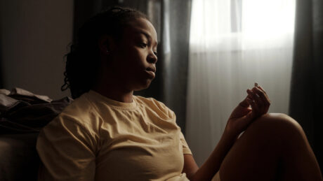 Dupla jornada, insônia e dependência faz com que as mulheres sejam as mais afetadas pelos efeitos do uso indiscriminado de drogas Z