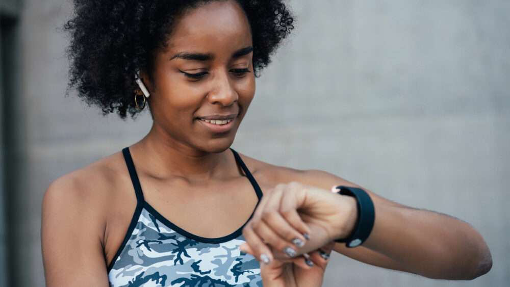 Os wearables podem dar informações sobre a saúde, mas também causar ansiedade. Saiba como equilibrar autocuidado e autocobrança