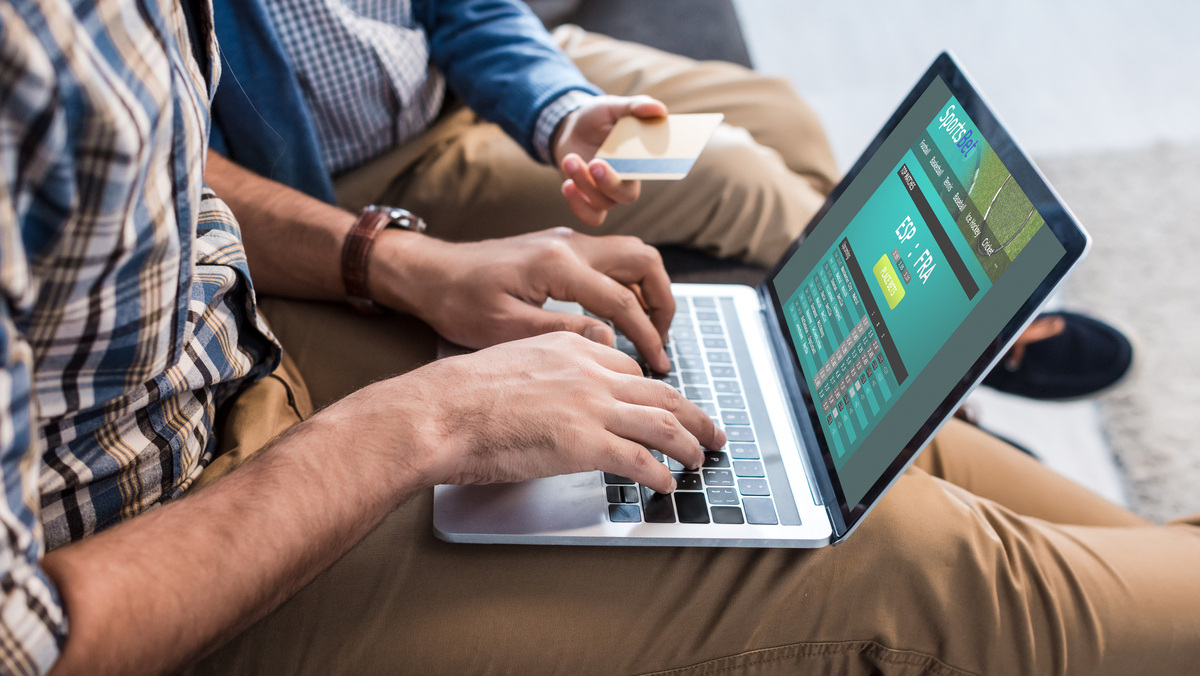 A rede pública ampliou o acolhimento e criou novas formas de atendimento, como teleconsulta e ferramentas de autoexclusão