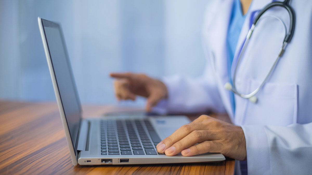 Conselho Federal de Medicina define limites para o uso de IA em consultórios. Saiba o que muda