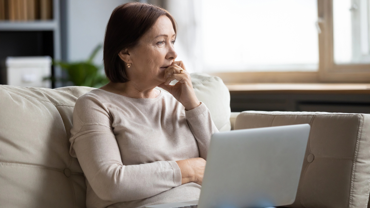As mudanças hormonais da menopausa podem ser interpretadas como “queda de desempenho”. Entenda o que muda para a mulher e como amenizar os sintomas